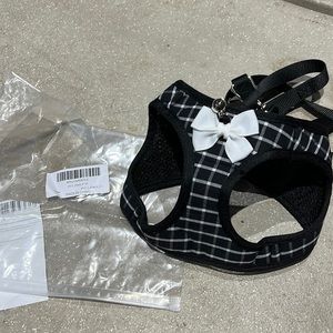 Cute tuxedo cat harness….. last chance before going to rummage